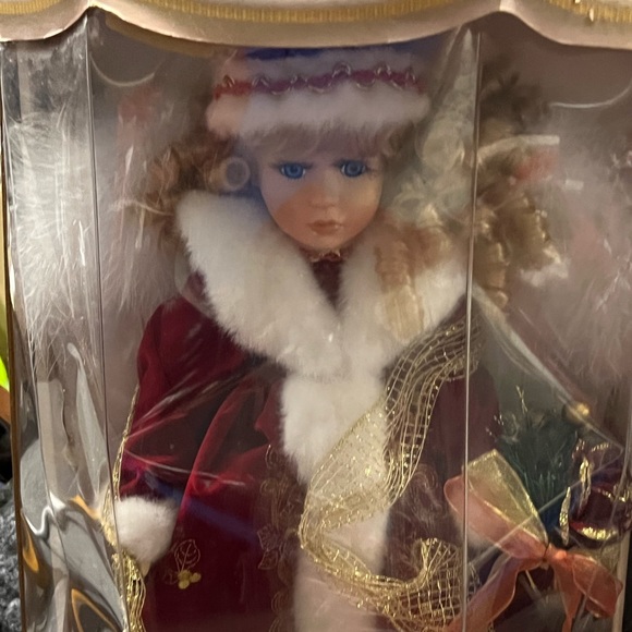 genuine special edition handcrafted Porcelain Doll. - Picture 10 of 14